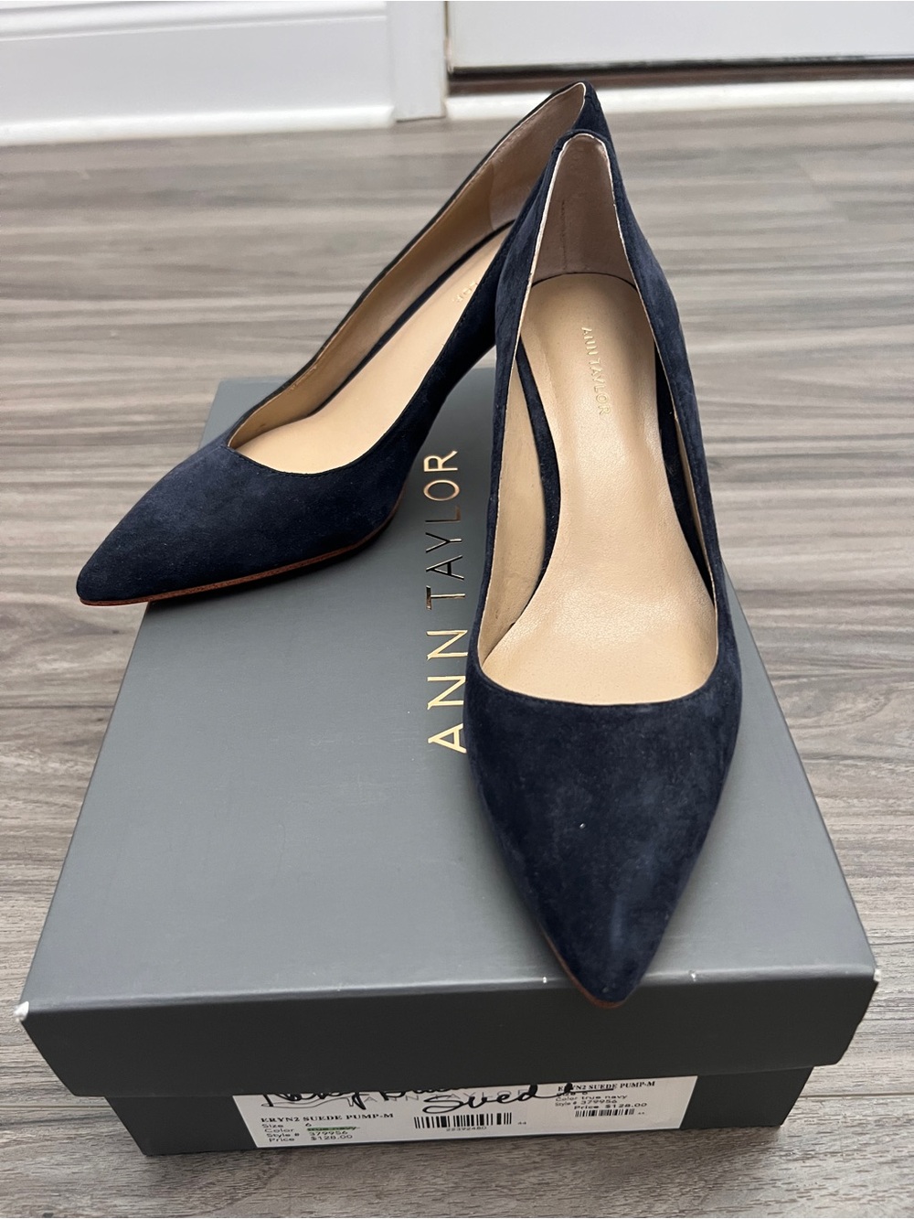 Ann Taylor Eryn2 Suede Pump Navy Blue Pointed Toe Kitten Heel Shoes 6M 379956